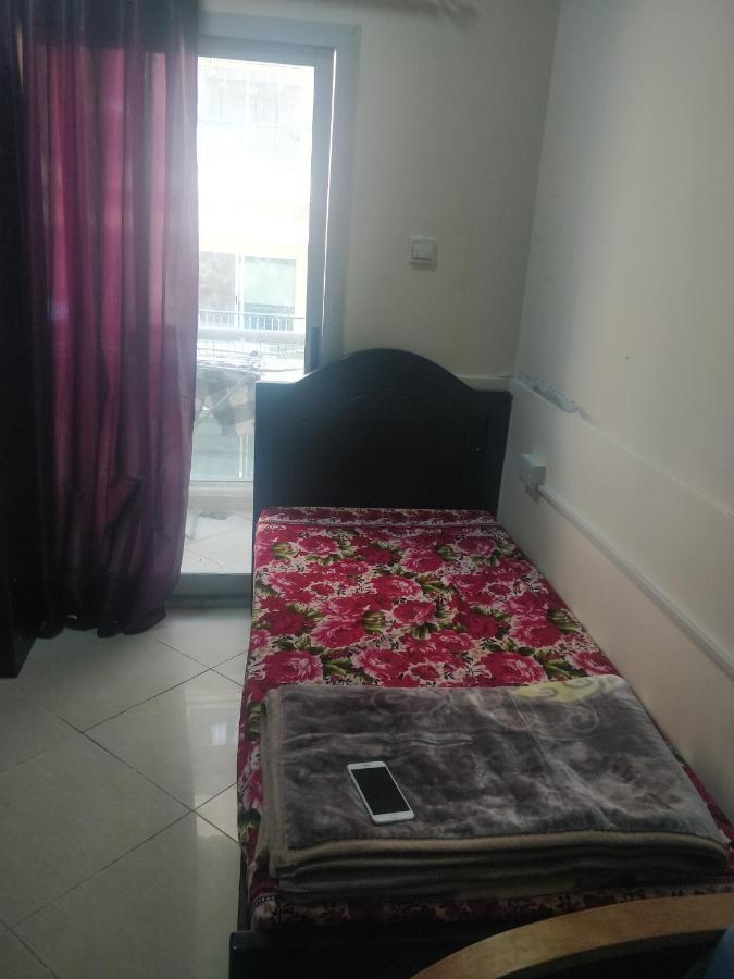 Furnished Apartment Дубай Экстерьер фото